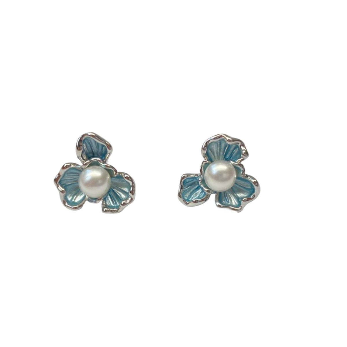 Iris Blossom：6A Freshwater Pearl Studs with glaze